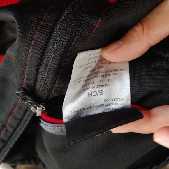 - AND1 Sweater - Picture 6 of 10